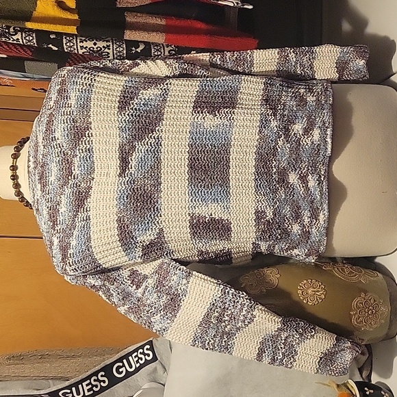 Multi colored knitted soft sweater M size - Picture 3 of 8